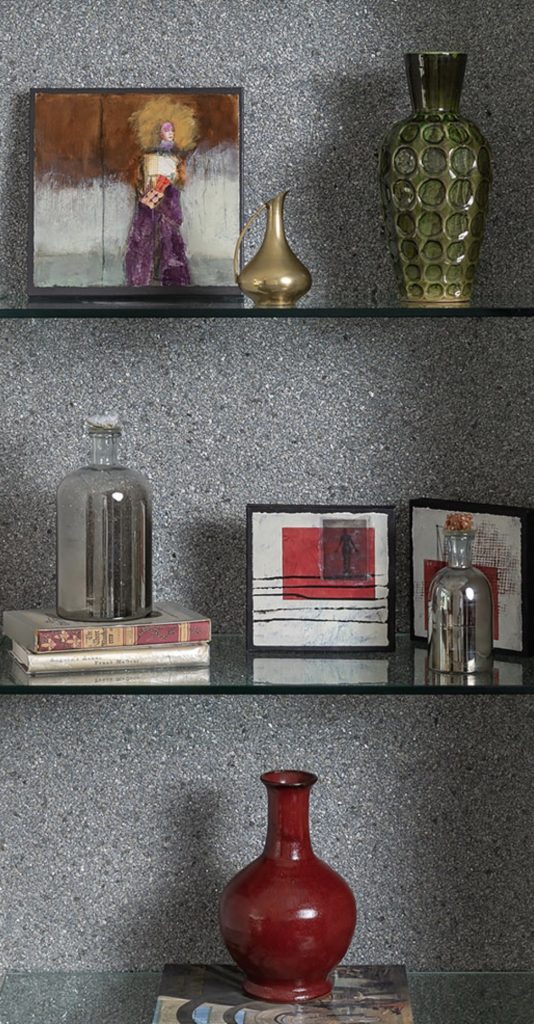 styling a bookcase with vintage IMG 3564