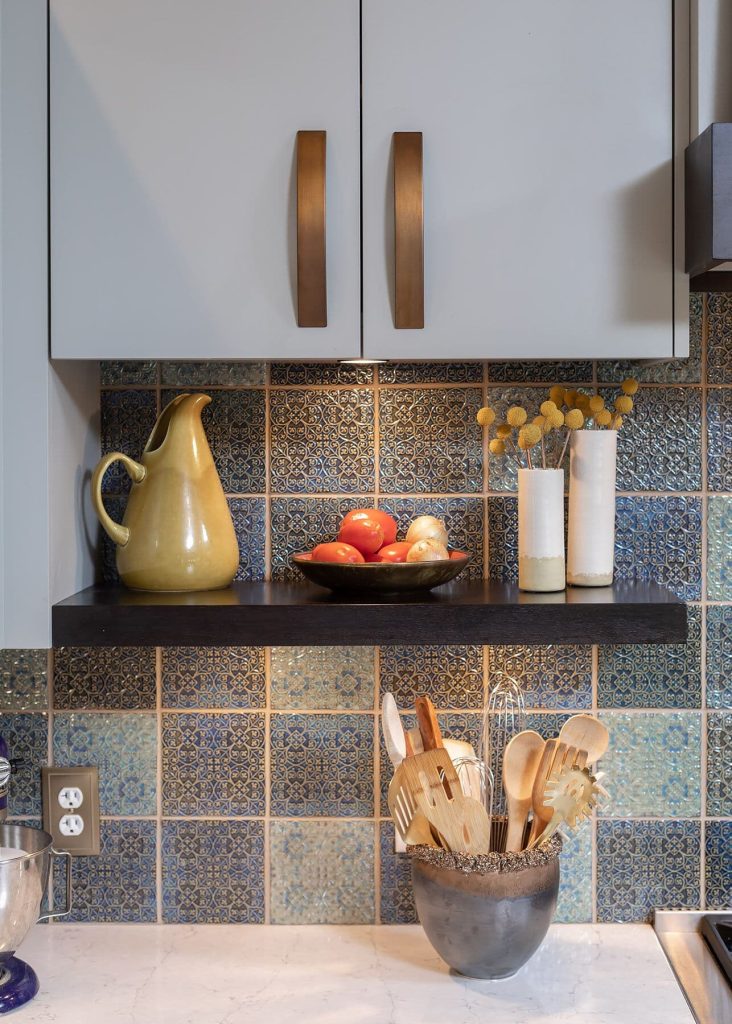 Making bold color work- What you need to know and why 3 colorful beachc cottage 15